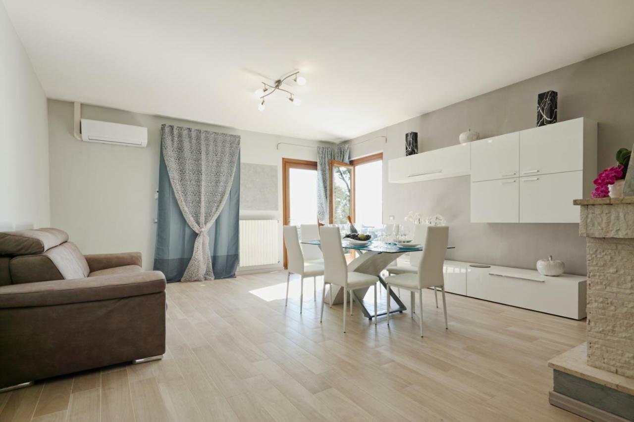 Villa Ambra Сояно дел Лаго Екстериор снимка